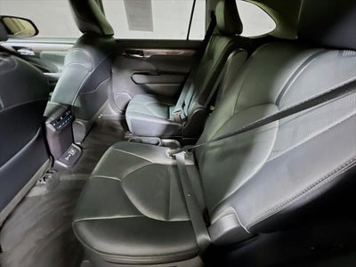 2021 Toyota Highlander Platinum