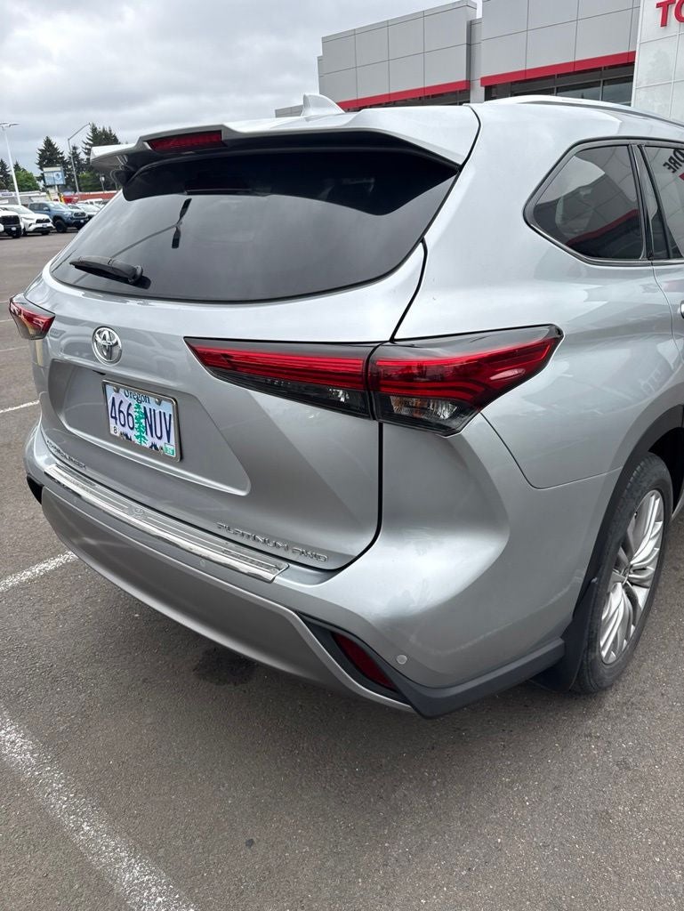 2022 Toyota Highlander Platinum