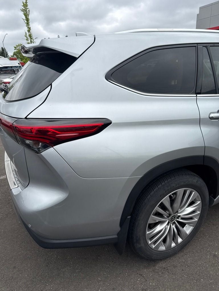 2022 Toyota Highlander Platinum