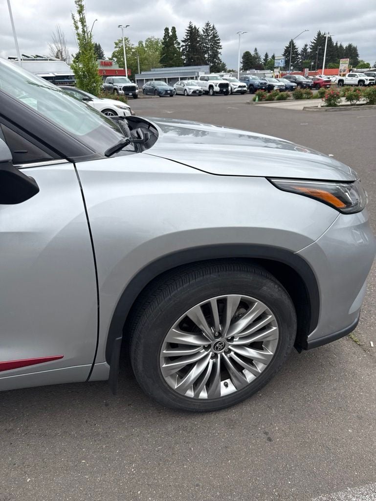 2022 Toyota Highlander Platinum