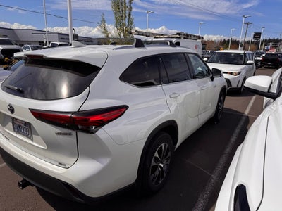 2020 Toyota Highlander Hybrid XLE