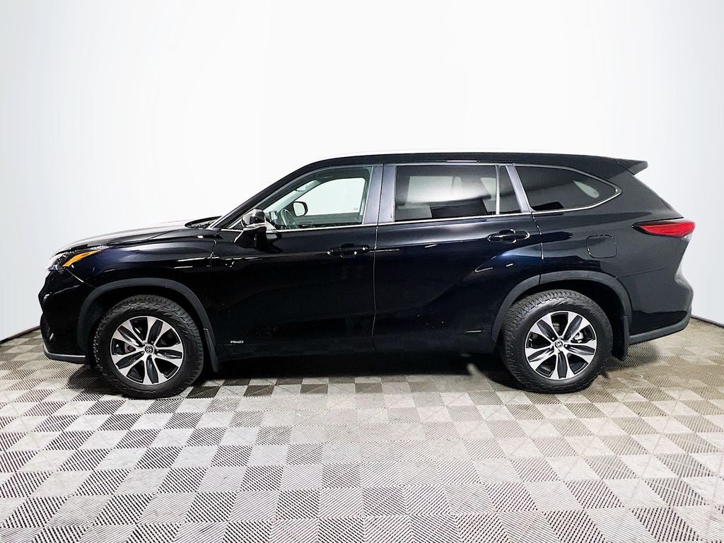 2023 Toyota Highlander Hybrid XLE