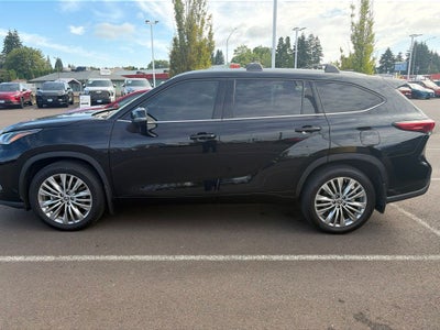 2023 Toyota Highlander Platinum