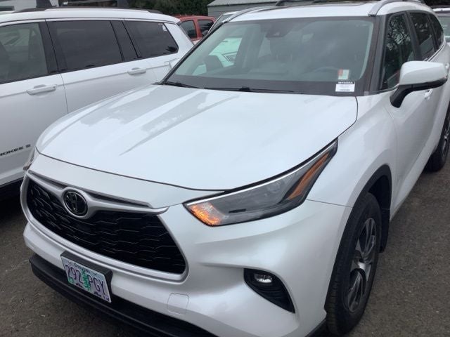 2023 Toyota Highlander XLE