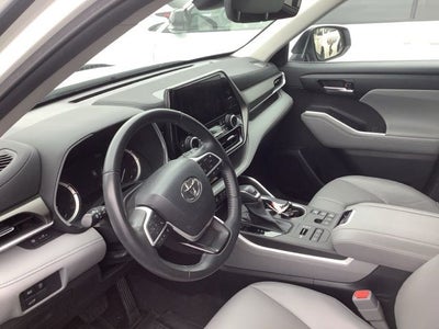 2023 Toyota Highlander XLE