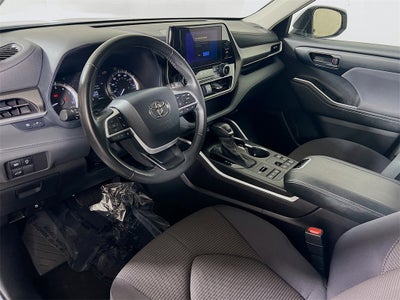2024 Toyota Highlander LE
