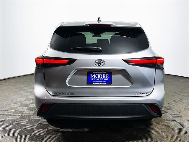2024 Toyota Highlander LE