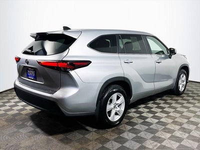 2024 Toyota Highlander LE