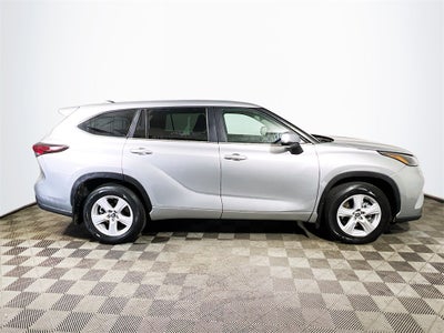 2024 Toyota Highlander LE