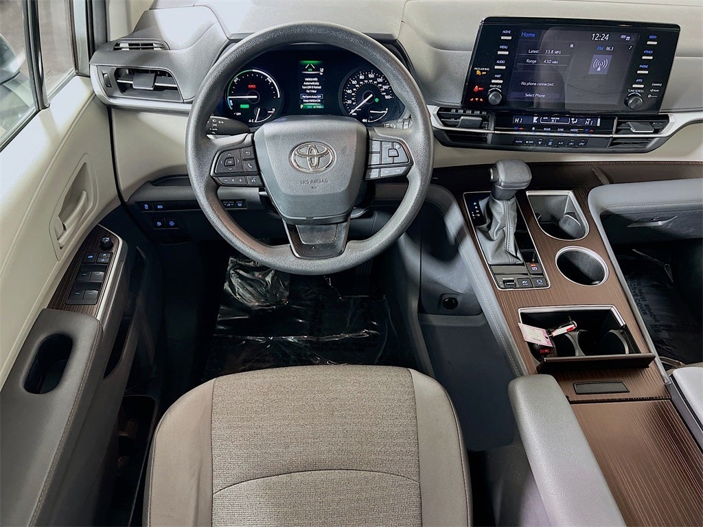 2024 Toyota Sienna LE 8 Passenger
