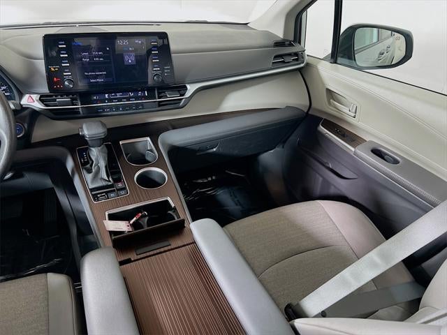 2024 Toyota Sienna LE 8 Passenger