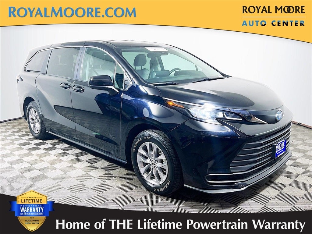 2024 Toyota Sienna LE 8 Passenger