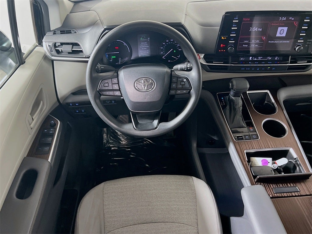 2024 Toyota Sienna LE 8 Passenger