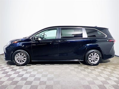 2024 Toyota Sienna LE 8 Passenger