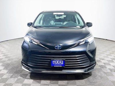 2024 Toyota Sienna LE 8 Passenger