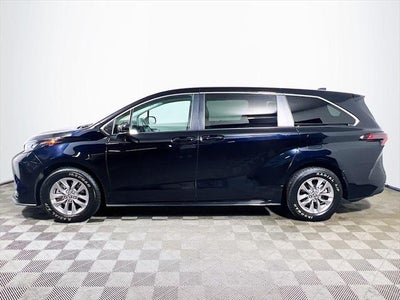 2024 Toyota Sienna LE 8 Passenger