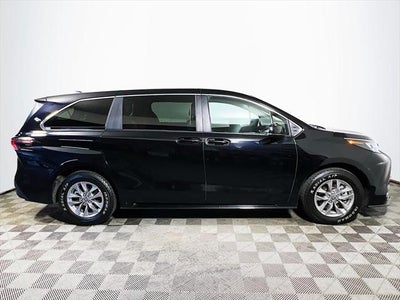 2024 Toyota Sienna LE 8 Passenger