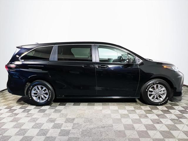 2024 Toyota Sienna LE 8 Passenger