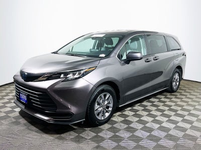 2023 Toyota Sienna LE 8 Passenger