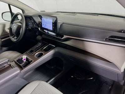 2023 Toyota Sienna LE 8 Passenger