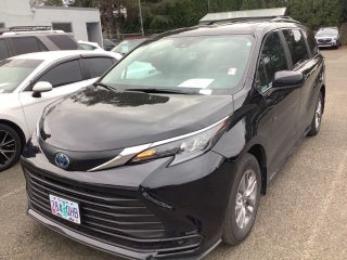 2025 Toyota Sienna LE 8 Passenger