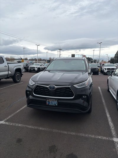 2022 Toyota Highlander Hybrid Limited