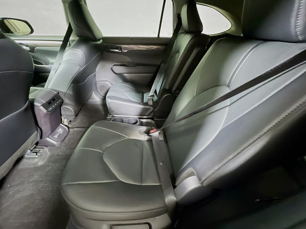 2025 Toyota Highlander Hybrid Limited