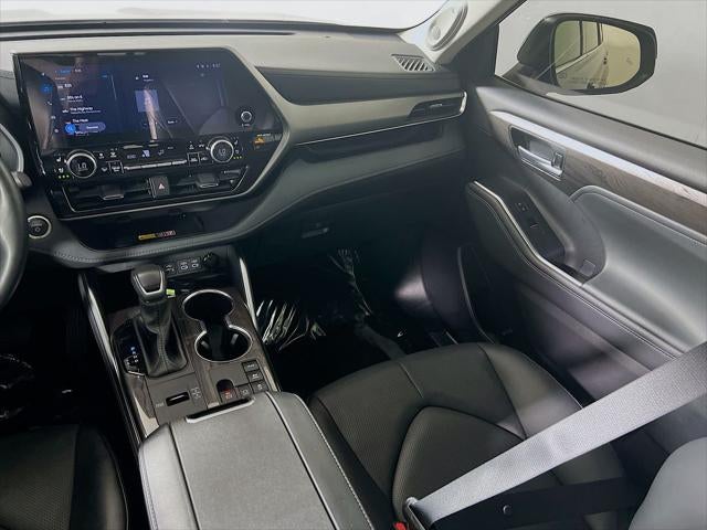 2025 Toyota Highlander Hybrid Limited