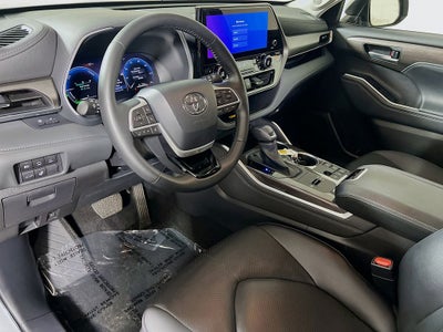 2025 Toyota Highlander Hybrid Limited
