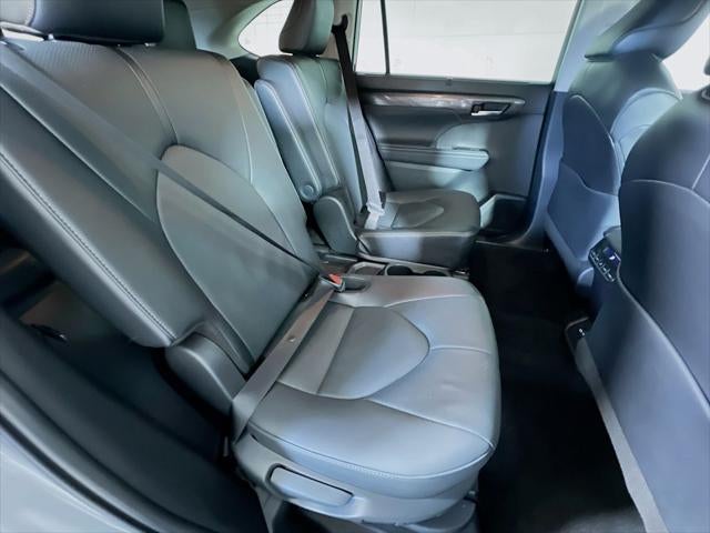 2025 Toyota Highlander Hybrid Limited