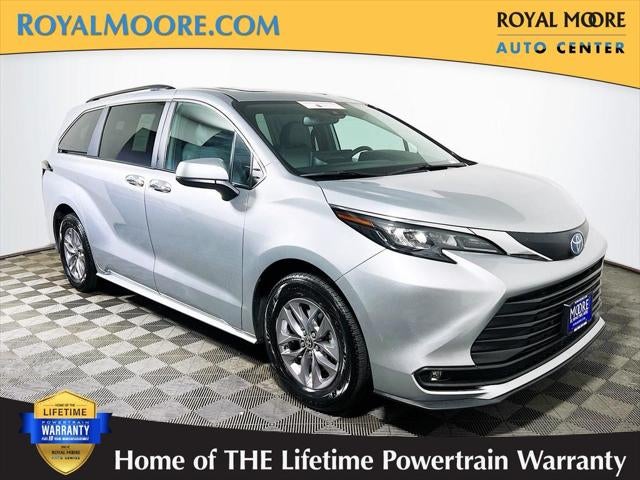 2025 Toyota Sienna XLE 8 Passenger