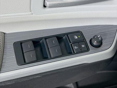 2025 Toyota Sienna XLE 8 Passenger