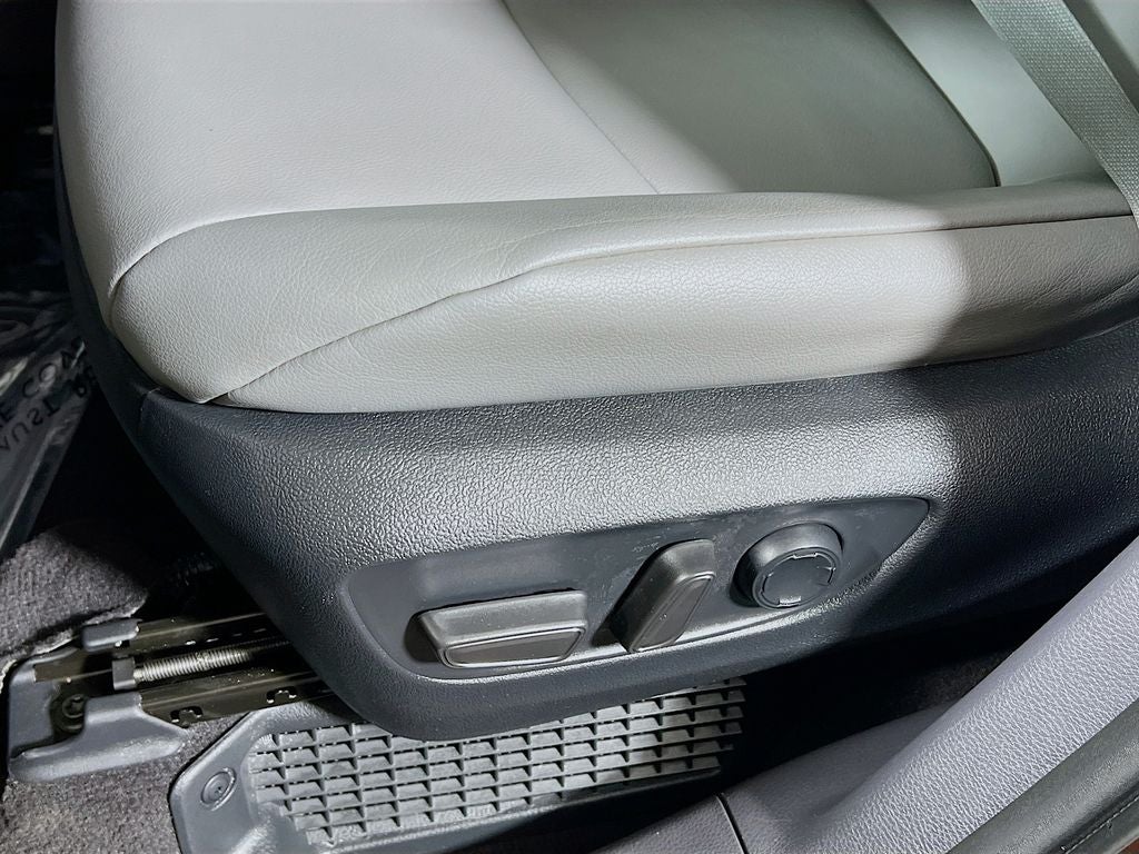 2022 Toyota Sienna XLE 8 Passenger