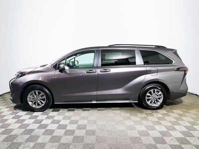 2024 Toyota Sienna XLE 8 Passenger