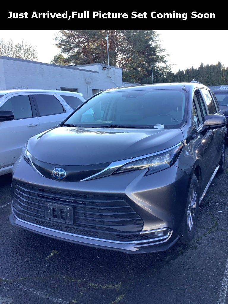 2024 Toyota Sienna XLE