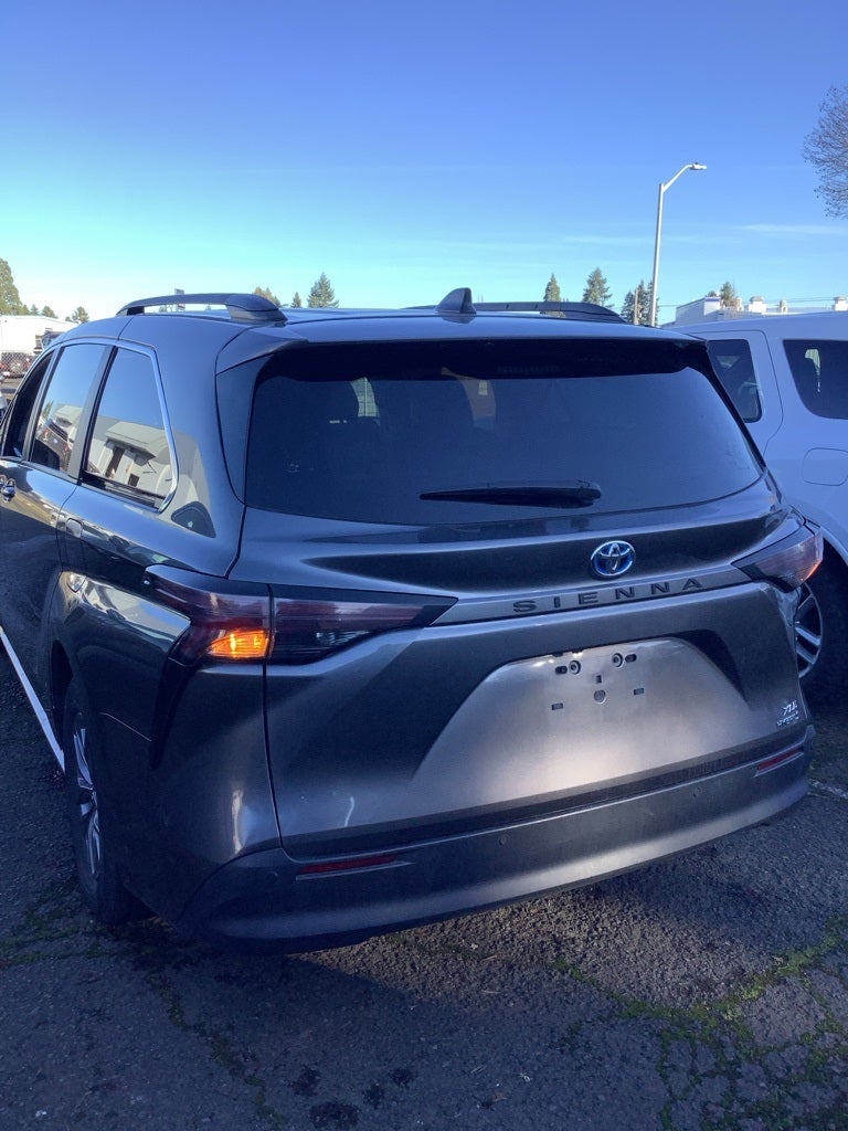 2024 Toyota Sienna XLE