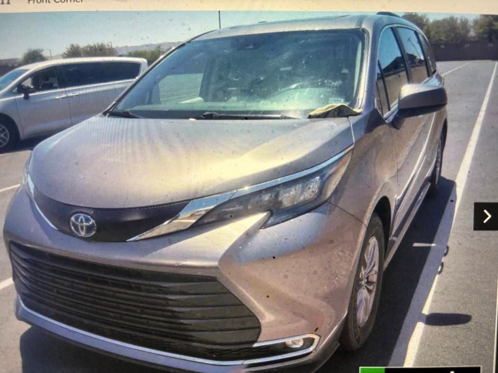 2024 Toyota Sienna XLE 8 Passenger