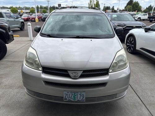 2004 Toyota Sienna CE
