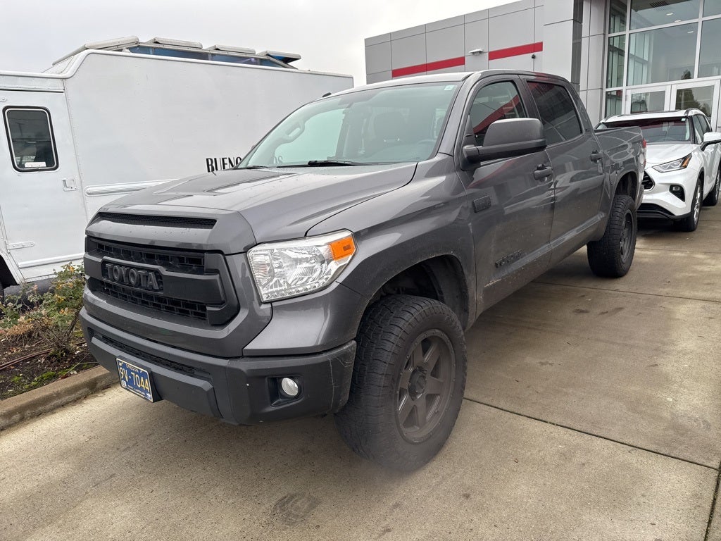 2017 Toyota Tundra SR5 5.7L V8