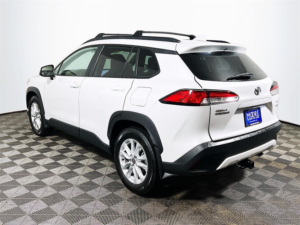 2024 Toyota Corolla Cross LE