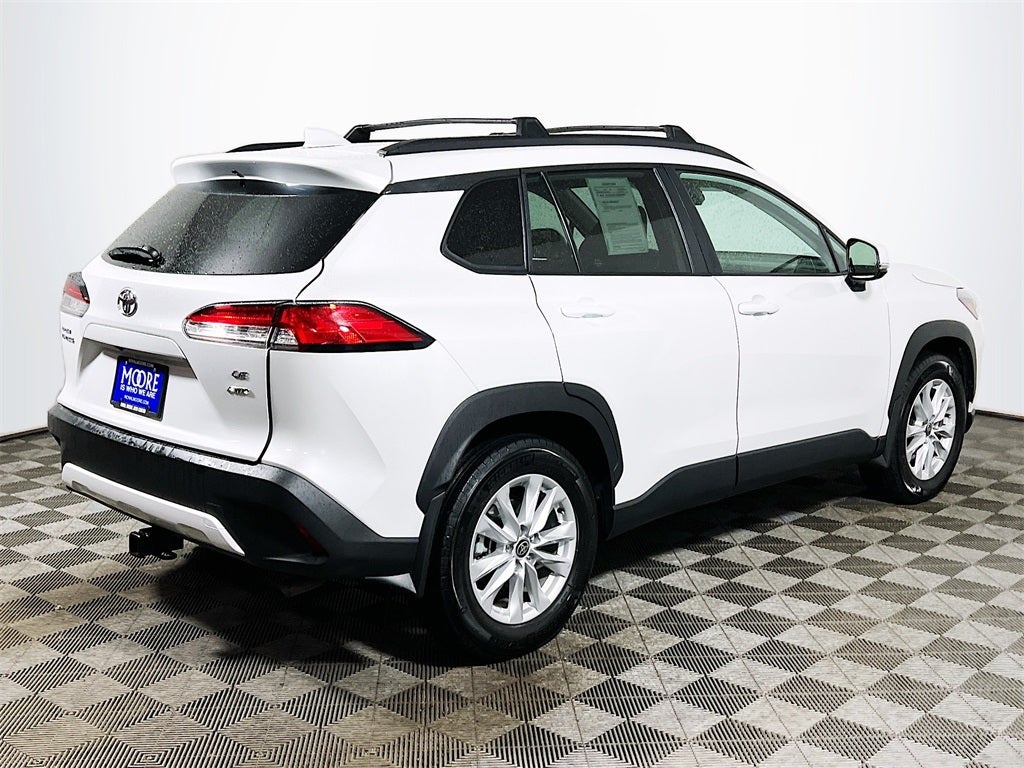 2024 Toyota Corolla Cross LE