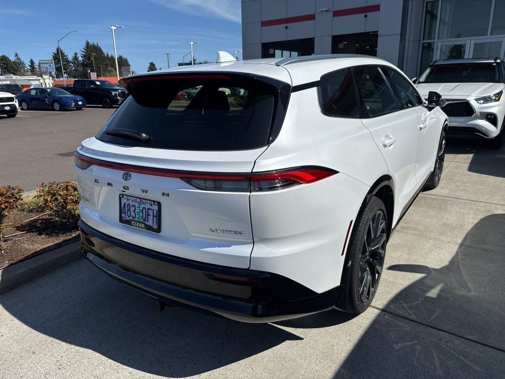 2025 Toyota Crown Signia XLE