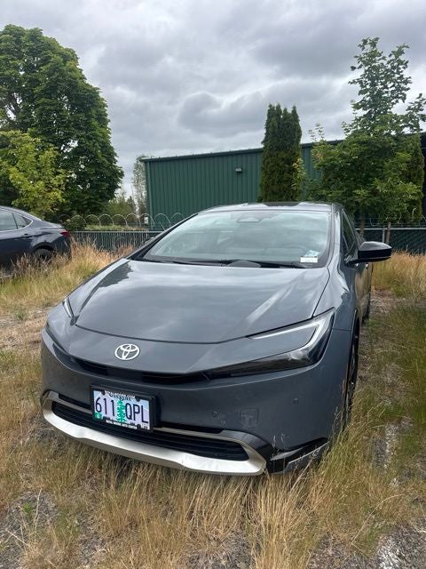 2025 Toyota Prius Plug-In Hybrid SE