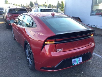 2025 Toyota Prius XLE