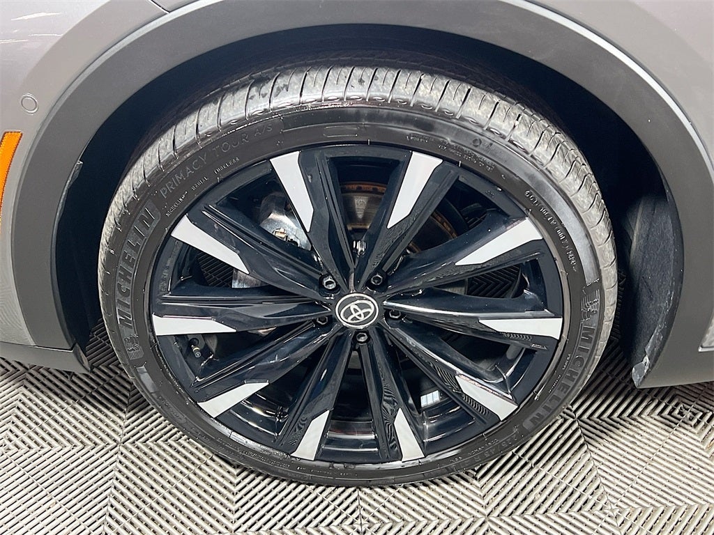 2025 Toyota Crown Platinum