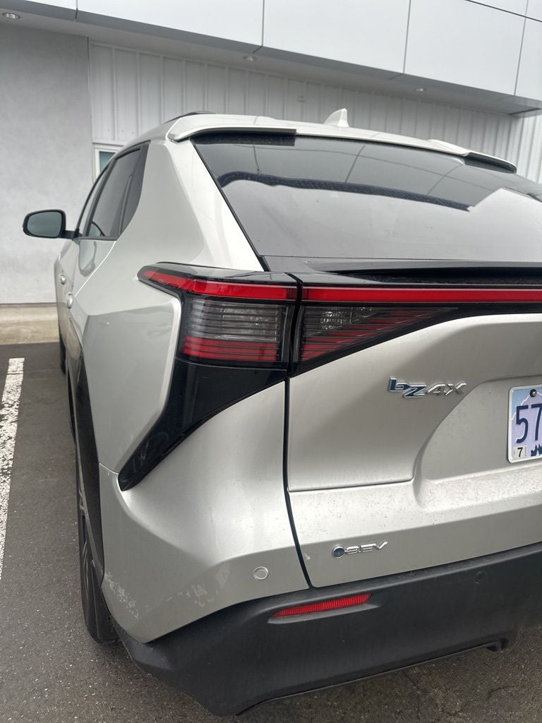 2025 Toyota bZ4X XLE