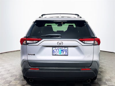 2020 Toyota RAV4 LE