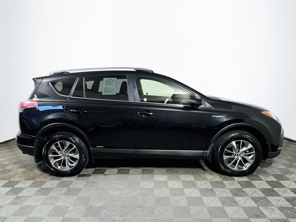 2017 Toyota RAV4 Hybrid XLE