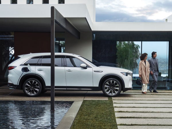 Royal Moore Mazda in Hillsboro OR