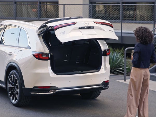 Royal Moore Mazda in Hillsboro OR